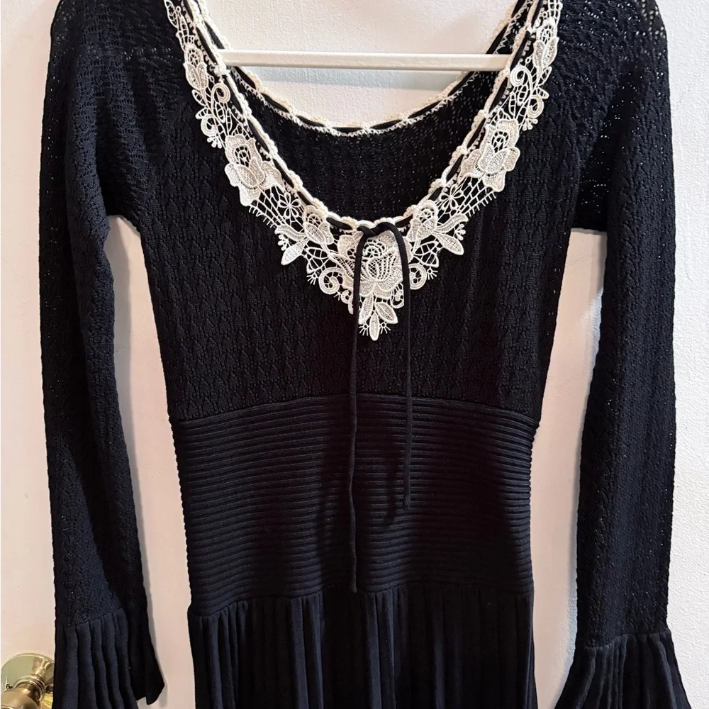 LaceMade Symphony of Blossom Knit Dress - Picture 5 of 11